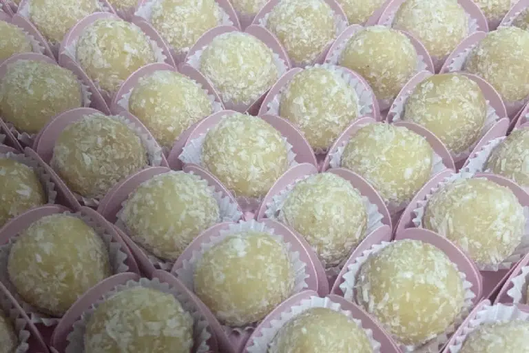 Beijinho de Coco - Hess Confeitaria em Blumenau SC